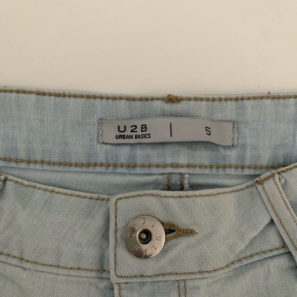 Cute, Light wash summer short shorts! - Picture 3 of 3